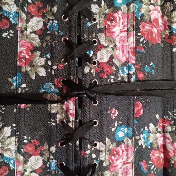 Alivila Y (L) Boned Floral Overbust Corset Set - Picture 6 of 11